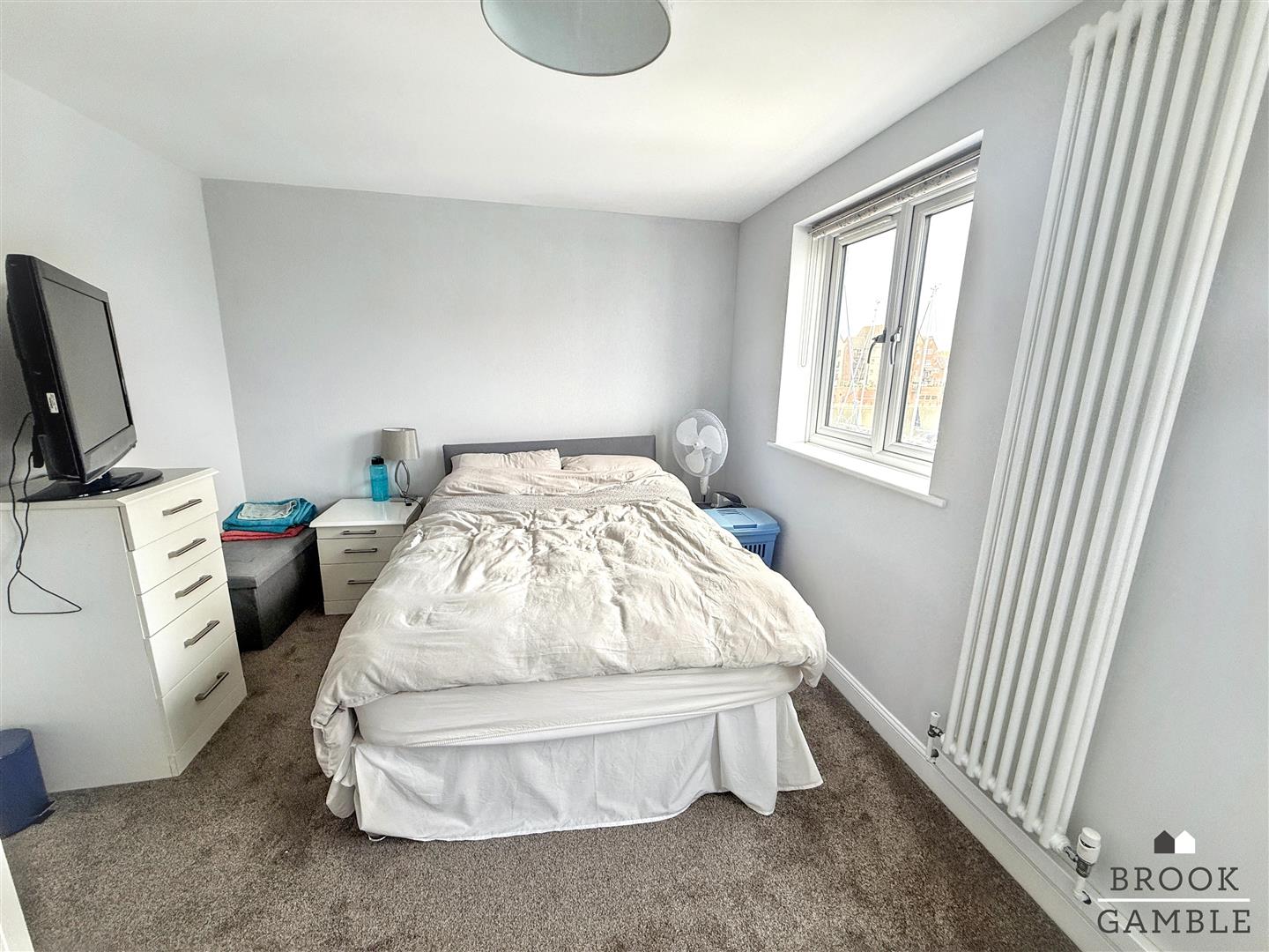 3 Bedroom House. The Piazza in Eastbourne, 19
